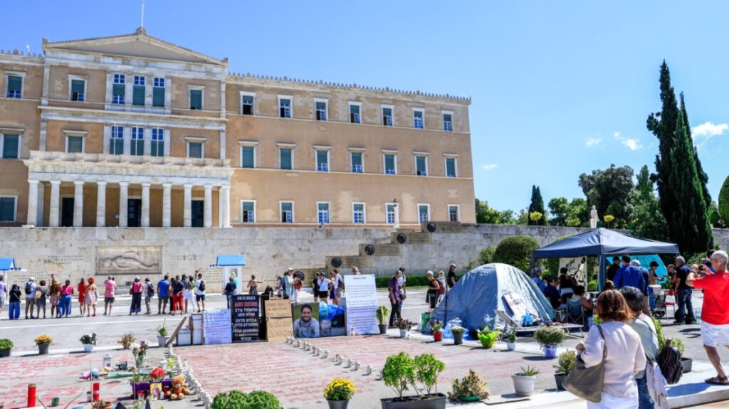 Τέμπη: Σε απεργία πείνας μετά τον Ρούτσι και δεύτερο άτομο