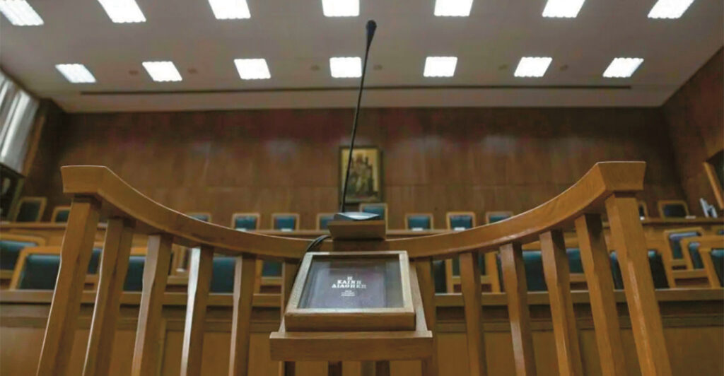 Θεσσαλονίκη: Καταδικάστηκε εκπαιδευτικός γιατί πήγε σχολείο χωρίς δήλωση self-test εν μέσω της πανδημία του κορωνοϊού