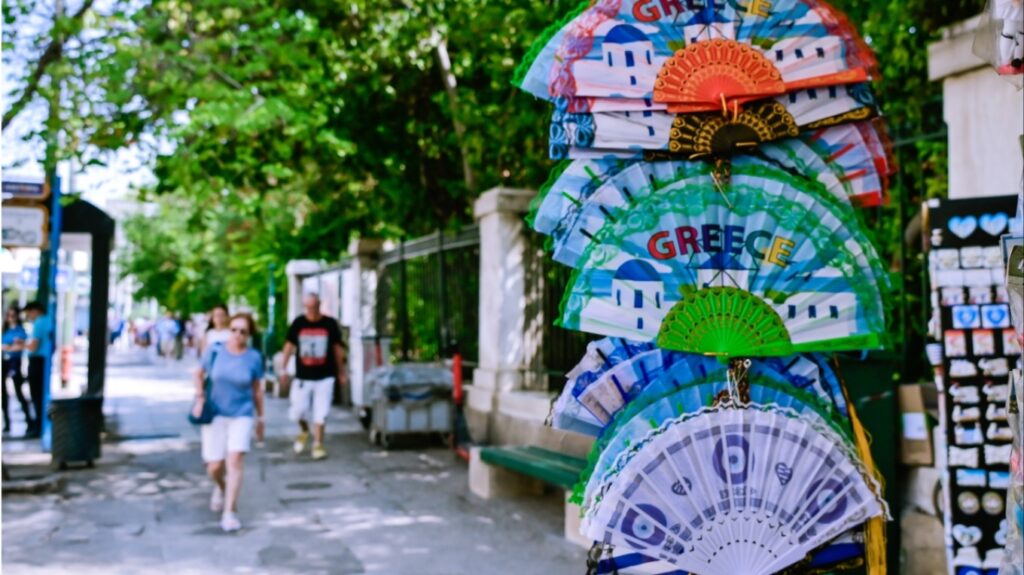 Καιρός: Ανεβαίνει σήμερα η θερμοκρασία - Προ των πυλών η κακοκαιρία με βροχές