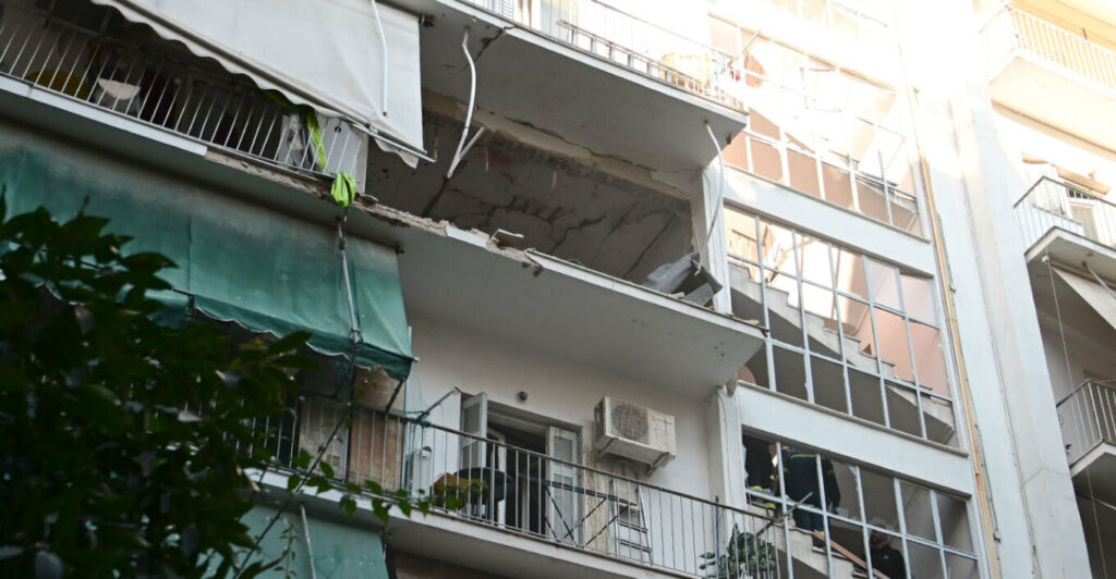 Οικονομική στήριξη στους κατοίκους της πολυκατοικίας που επλήγη από την έκρηξη στους Αμπελόκηπους