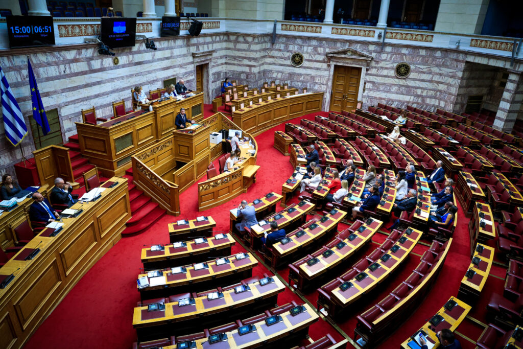 ΟΠΕΚΕΠΕ: Επεισόδιο στη Βουλή για την κατάθεση Σαλάτα στην εξεταστική