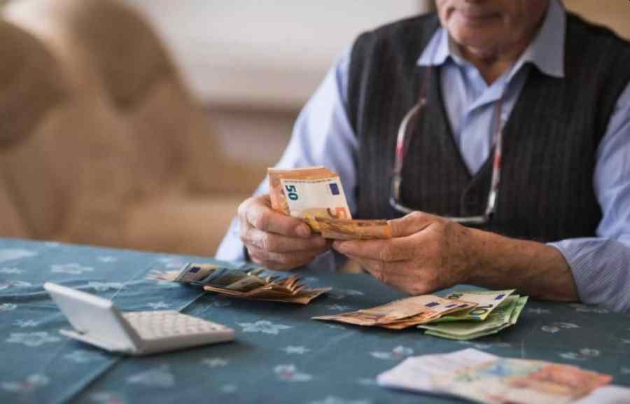 Πρόωρη σύνταξη για 55άρηδες: Αναλυτικός οδηγός ανά Ταμείο