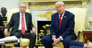 Bloomberg: Παζάρι Τραμπ - Ερντογάν στον Λευκό Οίκο για ρωσικό πετρέλαιο και F-35