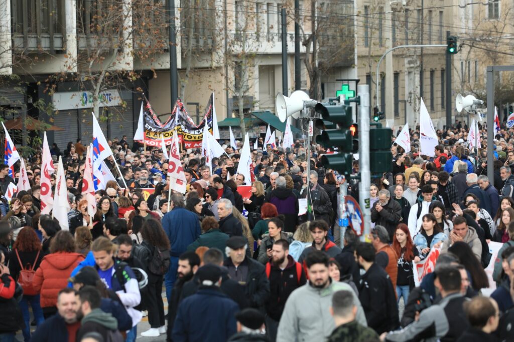 Απεργία 1η Οκτωβρίου 2025: Τι ισχύει με τα ΜΜΜ και τα ταξί - Ποιοι θα συμμετέχουν