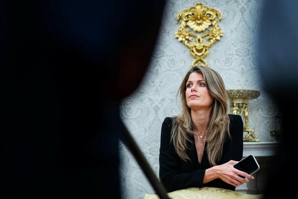 Λίντσεϊ Χάλιγκαν: Από τα καλλιστεία στη νομική και τώρα στο κυνήγι των αντιπάλων του Τραμπ