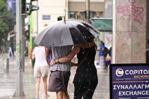 Καιρός: Με βροχές και καταιγίδες ξεκινά η εβδομάδα - Πού θα είναι έντονα τα φαινόμενα