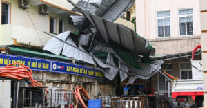 Σαρώνει το Βιετνάμ ο τυφώνας Μπουαλόι - Ένας νεκρός και 12 αγνοούμενοι