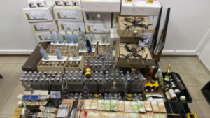 Κύκλωμα έφερνε από το εξωτερικό λαθραία ποτά και φυτοφάρμακα με τουριστικά λεωφορεία - Δείτε βίντεο