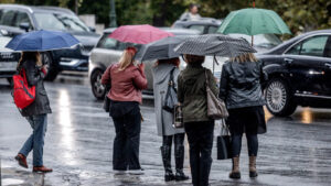 Καιρός: Φθινοπωρινό το σκηνικό και σήμερα με βροχές και καταιγίδες - Πότε έρχεται νέα κακοκαιρία