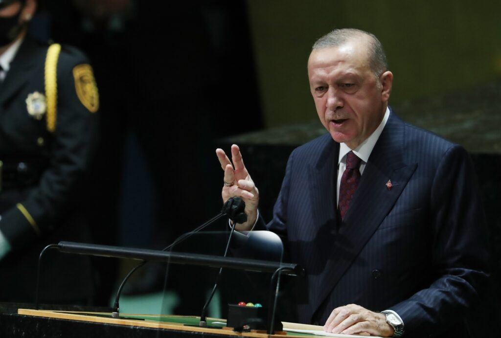 Ο Ερντογάν χαιρετίζει τις προσπάθειες του Τραμπ για τον τερματισμό του πολέμου στη Γάζα