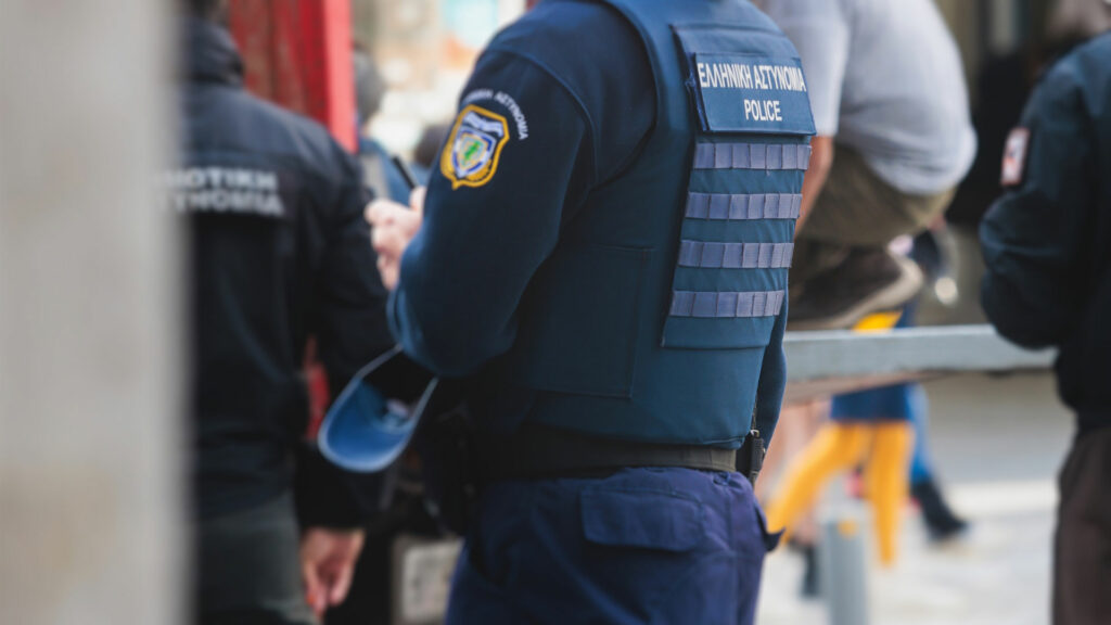 Με ΕΔΕ κινδυνεύουν αστυνομικοί που υπερβαίνουν το όριο ταχύτητας ή περνάνε κόκκινο