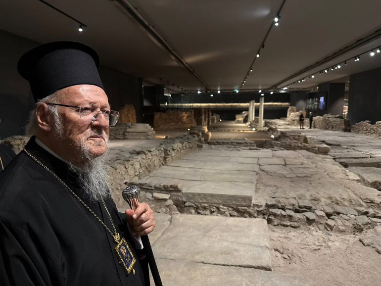 Ο Οικουμενικός Πατριάρχης Βαρθολομαίος στον σταθμό Βενιζέλου του μετρό Θεσσαλονίκης