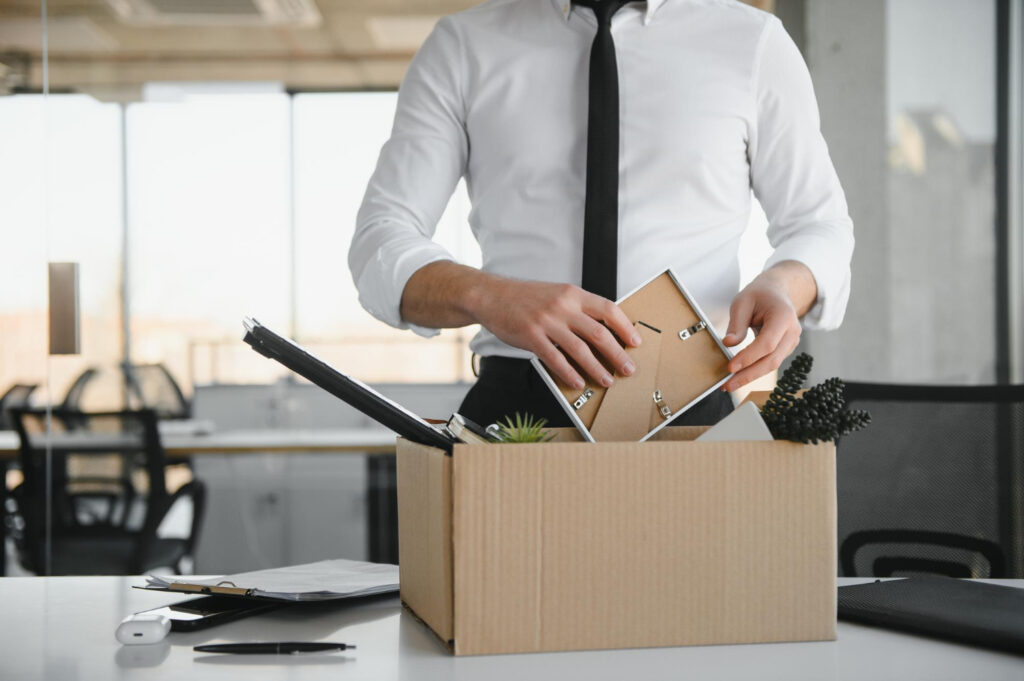 Πρωτοκλασάτος υπουργός «έφαγε» τον Διευθυντή του γραφείου του, ο οποίος είχε αυτονομηθεί και λειτουργούσε με προσωπική ατζέντα! - Απόλυση - Απολύσεις