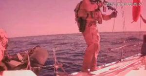 Ο ισραηλινός στρατός σταμάτησε και το τελευταίο πλοίο του στολίσκου για τη Γάζα - Βίντεο με το ρεσάλτο των ενόπλων στο Marinette