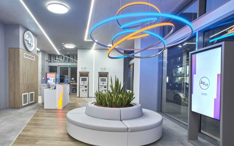 Μπροστά στη μεγαλύτερη ανατροπή των τελευταίων ετών βρίσκεται αντιμέτωπος ο εγχώριος κλάδος των τηλεπικοινωνιών.