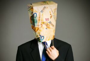 1. «Σιγά μην του δώσουμε το Χρυσόμαλλο Δέρας»: Για ποιον προβεβλημένο και επιτυχημένο μεγαλοεπιχειρηματία εκφράζονται αρνητικά σε μεγάλη επιχειρηματική οικογένεια; Και τι μπορεί τούτο να προκαλέσει;