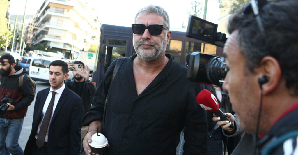 Στην Ευελπίδων ο Βασίλης Μπισμπίκης για το τροχαίο που προκάλεσε στη Φιλοθέη