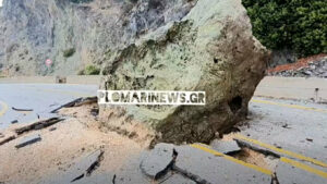 Κατολίσθηση στη νότια Λέσβο: Βράχος κατέστρεψε τον δρόμο προς Μελίντα - Δείτε βίντεο