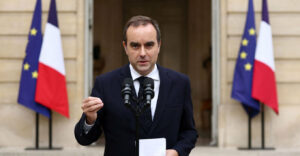 Γαλλία: Αναστέλλεται η μεταρρύθμιση του συνταξιοδοτικού έως τις προεδρικές εκλογές του 2027