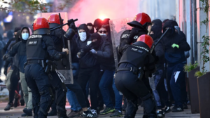 Διαβάστε ακόμη: Στεγαστικό: 8+1 νέα μέτρα στήριξης για ιδιοκτήτες και ενοικιαστές Κέιτι Πέρι – Τζάστιν Τριντό: Τα φιλιά πάνω σε πολυτελές γιοτ Τεχνητή Νοημοσύνη: Οι πέντε πιο περιζήτητες θέσεις εργασίας και οι μισθοί τους Norman Foster: Το ιερό τέρας της αρχιτεκτονικής αλλάζει τα δεδομένα στο design των γιότ