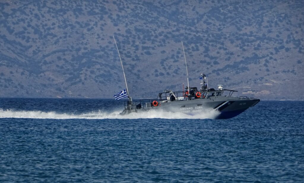 Το Λιμενικό διέσωσε 19 μετανάστες και ανέσυρε δύο σορούς βόρεια της Ρόδου