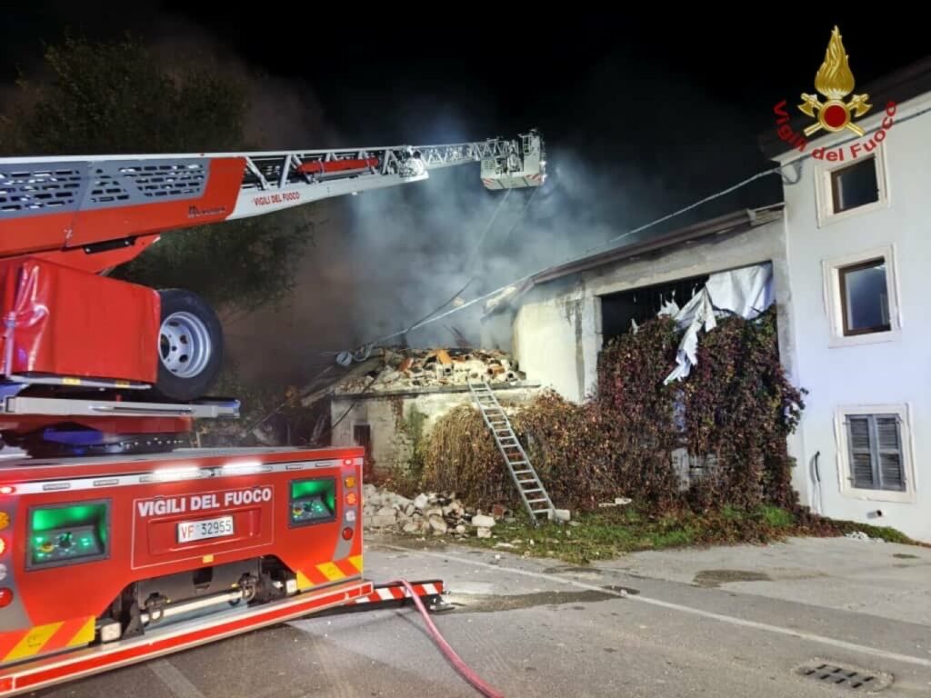 Τραγωδία στην Ιταλία: Έκρηξη σε κτίριο όπου θα γινόταν έξωση στη Βερόνα – Νεκροί τρεις καραμπινιέροι