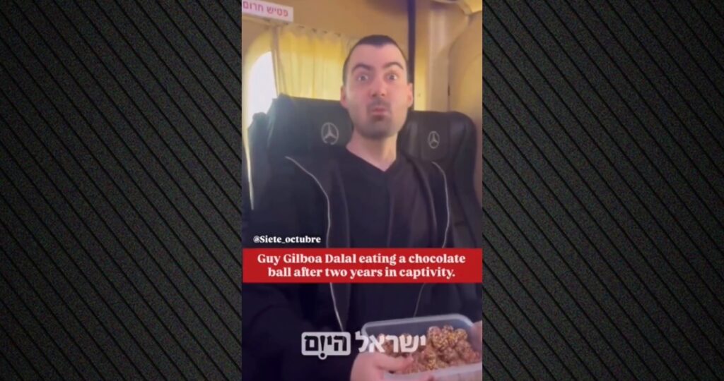 Πρώην όμηρος της Χαμάς δοκιμάζει σοκολάτα μετά την απελευθέρωσή του - Η αντίδρασή του - ΒΙΝΤΕΟ