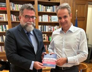 «Ψήφος εμπιστοσύνης» από τον Κυριάκο Μητσοτάκη στον Βασίλη Οικονόμου