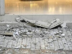 Από τύχη δεν σημειώθηκε κάποιος τραυματισμός καθώς το ατύχημα σημειώθηκε σε ώρα αιχμής