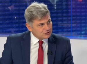 Φαραντούρης