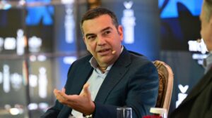 Αλέξης Τσίπρας: Ο Μητσοτάκης δεν διστάζει να συμπεριφέρεται ως ιδιοκτήτης του Άγνωστου Στρατιώτη