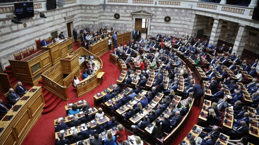 Ψηφίζεται σήμερα η τροπολογία για τον Άγνωστο Στρατιώτη - Να τοποθετηθεί ο Δένδιας ζητά η αντιπολίτευση