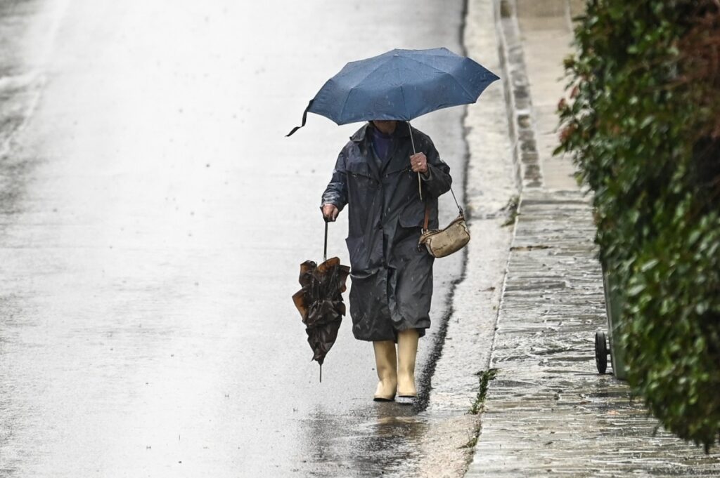 Καιρός: Άστατος με καταιγίδες και βροχές - Πότε αναμένεται βελτίωση