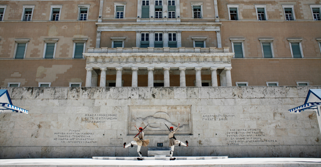 Αυτή είναι η μικτή η επιτροπή για την ανάδειξη και συντήρηση του Μνημείου του Άγνωστου Στρατιώτη