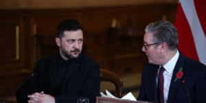 Να επιβληθούν κυρώσεις στις ρωσικές πετρελαϊκές εταιρείες ζητά ο Βολοντίμιρ Ζελένσκι