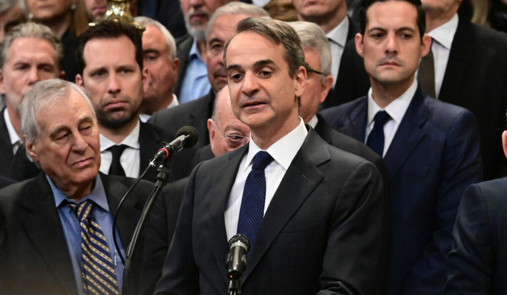 [374800] ΚΗΔΕΙΑ ΤΟΥ ΠΡΩΗΝ ΠΡΩΘΥΠΟΥΡΓΟΥ ΚΑΙ ΠΡΟΕΔΡΟΥ ΤΟΥ ΠΑΣΟΚ ΚΩΣΤΑ ΣΗΜΙΤΗ / ΕΣΩΤΕΡΙΚΟ ΤΗΣ ΜΗΤΡΟΠΟΛΗΣ  (ΤΑΤΙΑΝΑ ΜΠΟΛΑΡΗ/EUROKINISSI)