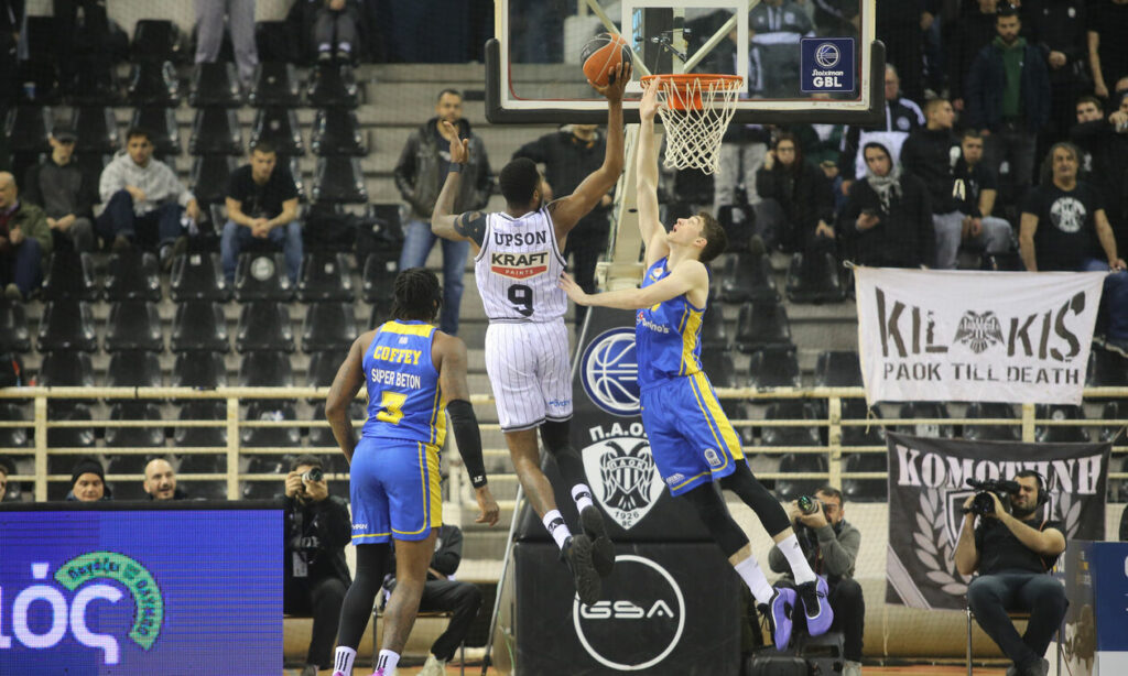 251025185142_paok
