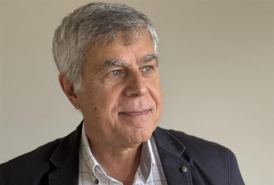 Παραιτήθηκε ο διευθυντής του Ν. Ανδρουλάκη μετά την αποκάλυψη των αποθεωτικών σχολίων για τον Μητσοτάκη