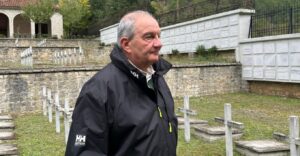 Κώστας Καραμανλής: Φόρος τιμής στους πεσόντες του ’40 σε Βουλιαράτες και Κλεισούρα