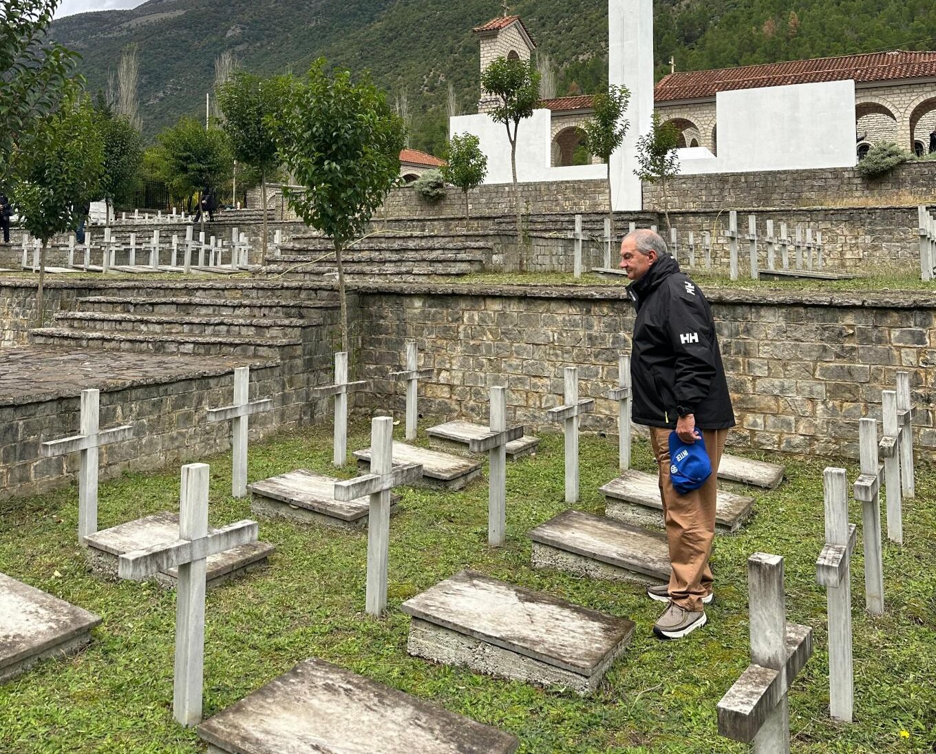 Κώστας Καραμανλής: Φόρος τιμής στους πεσόντες του ’40 σε Βουλιαράτες και Κλεισούρα