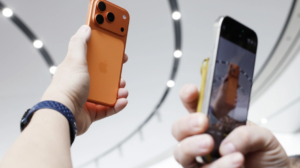 To iphone17 έδωσε ώθηση πάλι στη μετοχή της Apple - Πάνω από τα 4 τρισ. δολάρια η αξία της εταιρείας