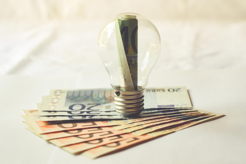 Ράλι στη χονδρική τιμή ρεύματος – Πάνω από 62% η αύξηση από το καλοκαίρι