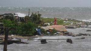 Ο τυφώνας Μελίσσα πλησιάζει την Κούβα με ανέμους 210 χλμ/ώρα - Μετράει τις πληγές της η Τζαμάικα