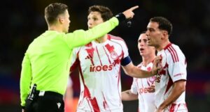 Προς αλλαγή η εξέταση της δεύτερης κίτρινης από το VAR μετά την άδικη αποβολή του Έσε στον αγώνα Ολυμπιακός-Μπαρτσελόνα