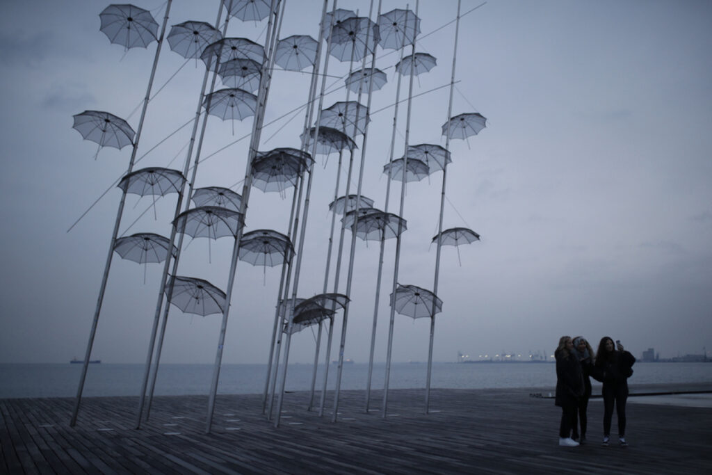 Θεσσαλονίκη: «Ξηλώνονται» για επισκευή «Ομπρέλες» του Ζογγολόπουλου