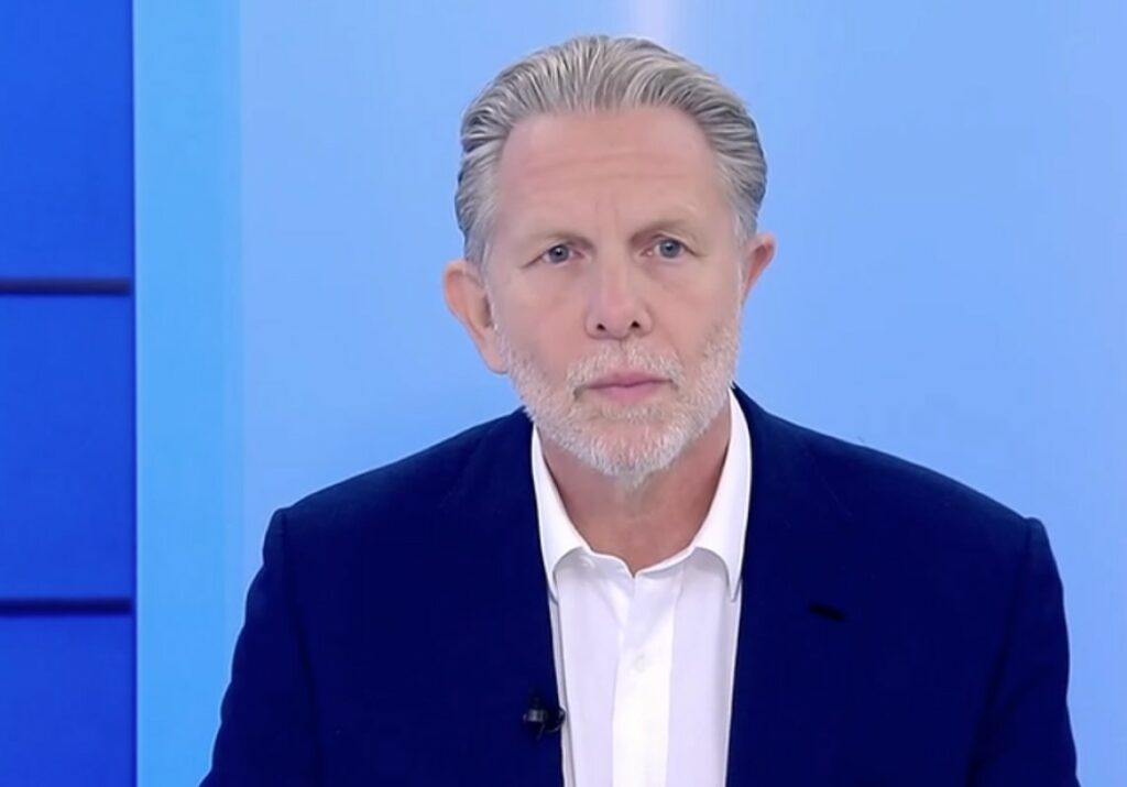 Παύλος Γερουλάνος: Ίσως ήταν λάθος που έμεινε άδεια η καρέκλα Ανδρουλάκη στην κηδεία Σαββόπουλου