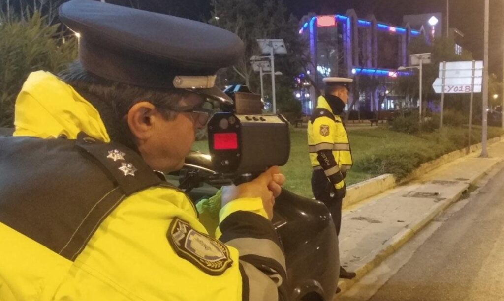 Περιφερειακή Υμηττού: 26χρονος χωρίς δίπλωμα έτρεχε με 174χλμ/ώρα - Το όριο ήταν στα 80χλμ/ώρα