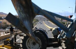 Συνεχίζεται για τρίτη ημέρα στα μπλόκα αγρότες και κτηνοτρόφοι της Κρήτης - Κλειστός ο ΒΟΑΚ