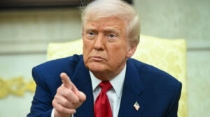 ΗΠΑ: Ο Τραμπ χαρακτηρίζει «παράνομο ναρκοηγέτη» τον πρόεδρο της Κολομβίας