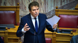 Μιχάλης Χρυσοχοΐδης: Στον Άγνωστο Στρατιώτη δεν πρέπει να γίνονται δραστηριότητες που τον προσβάλουν